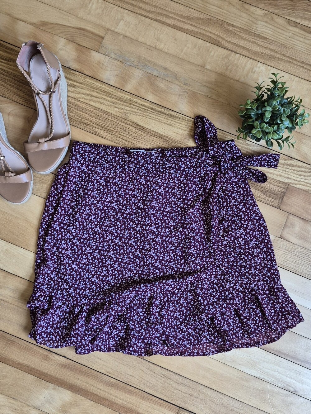 Hollister Floral Tie-Waist Ruffle Mini Skirt